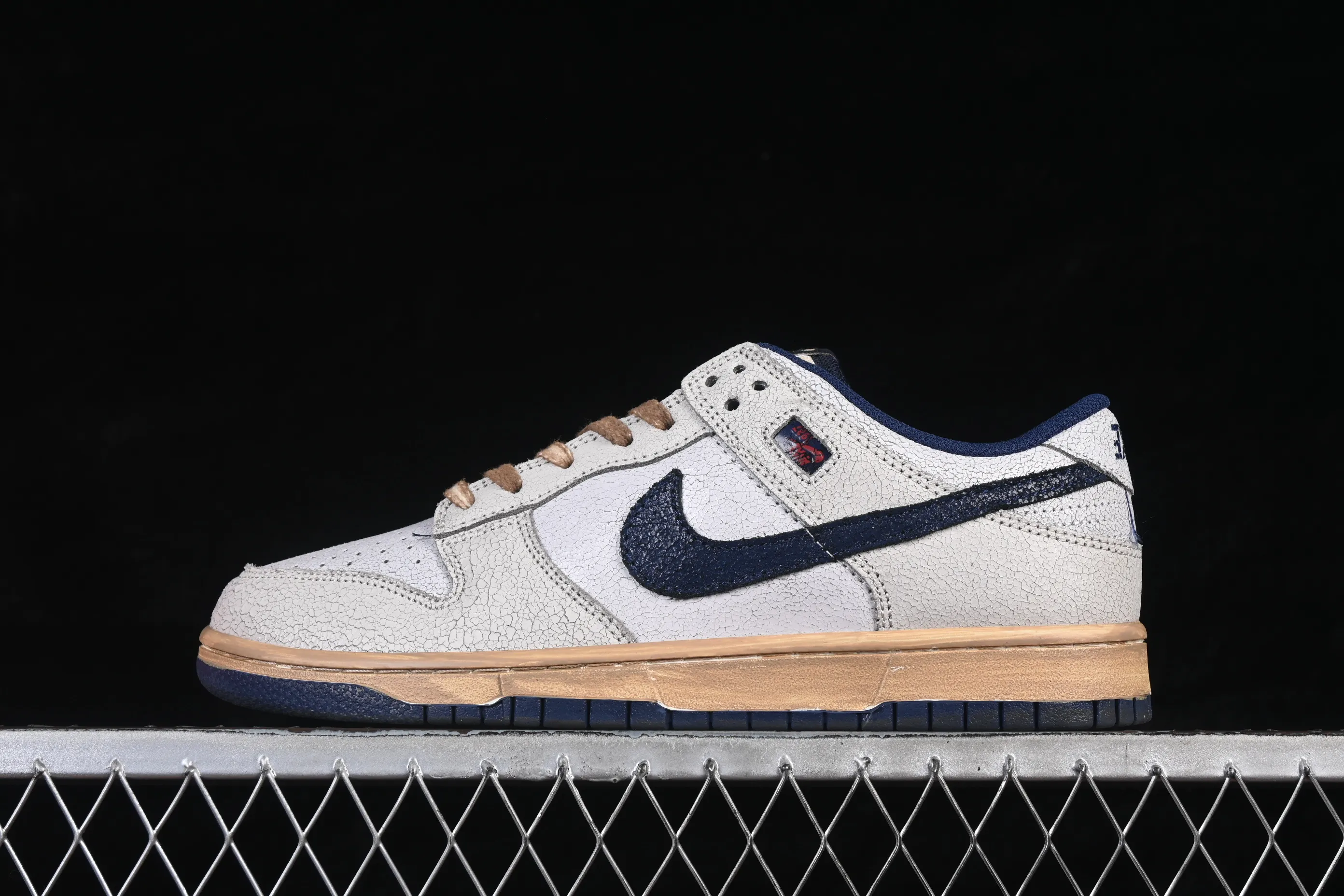 All categories Nk SB Dunk Series Nk SB Dunk Low High-end customized low-top sneakers J version Stranger Things x Nike SB Dunk Low Stranger Things SB low-top casual sneakers IH6766-001